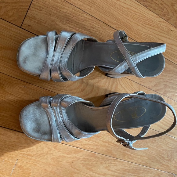 Brown's Silver Metallic Leather Platform Sandals - Picture 3 of 3